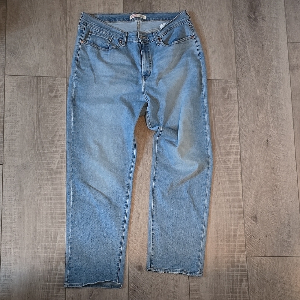 Levis Signature Easy Straight Womens Jeans Size 16